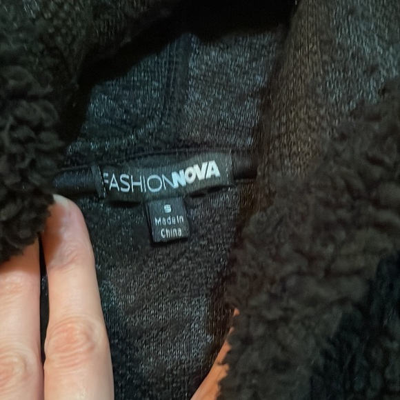 Women’s Like New Fashion Nova Fuzzy Warm Black Sweater - Picture 5 of 6